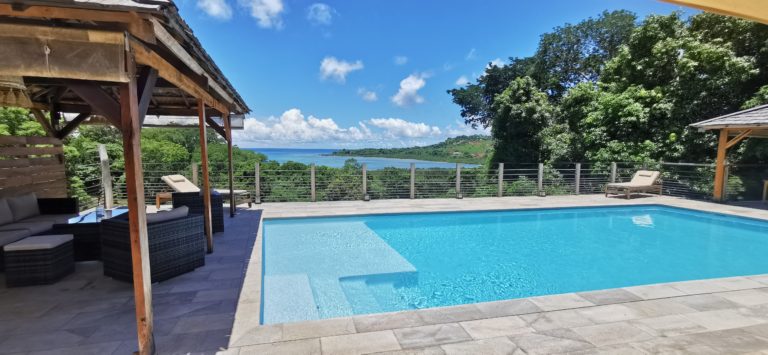 Location de vacances avec piscine et vue sur la mer à Nosy Be Madagascar