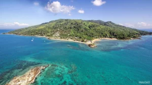 l'île de Nosy Komba vue depuis une villa à Nosy-Be